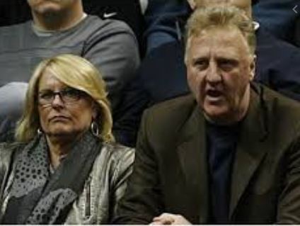 Dinah Mattingly and the former NBA player, Larry Bird tied the wedding knot in 1989.
